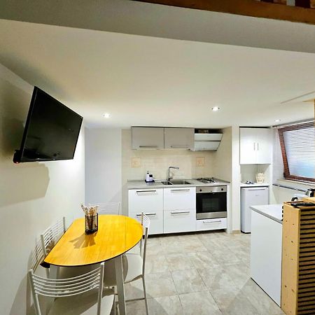 Guru House B&B Apartments 밀라초 외부 사진