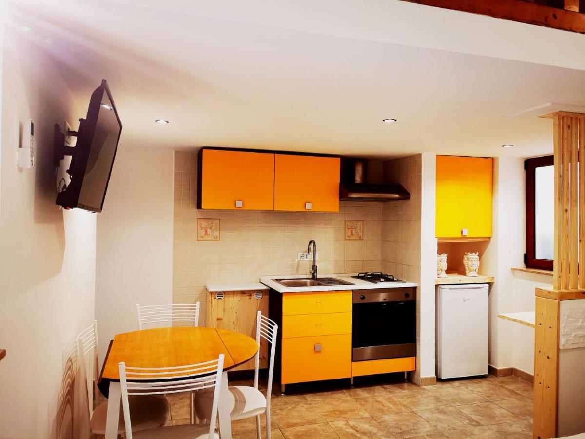 Guru House B&B Apartments 밀라초 외부 사진