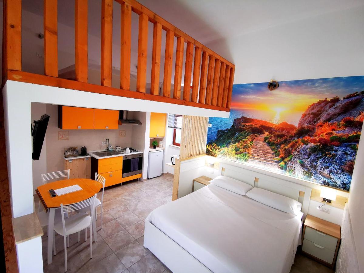 Guru House B&B Apartments 밀라초 외부 사진