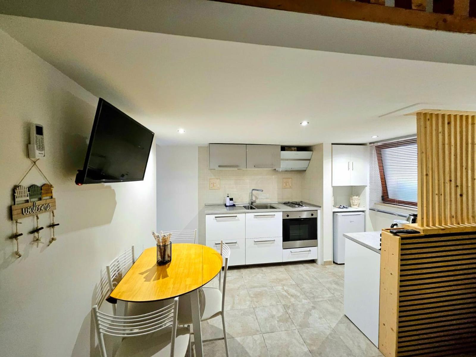 Guru House B&B Apartments 밀라초 외부 사진